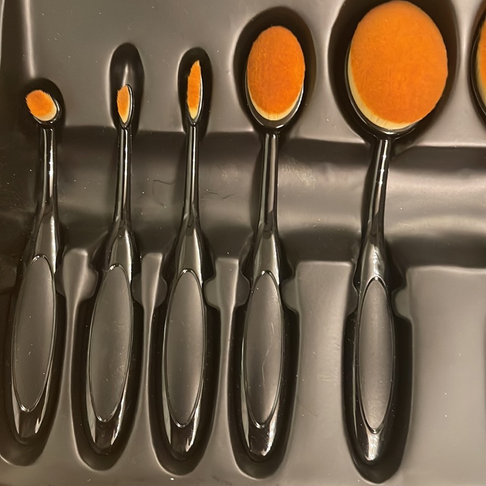 InnovaGoods Oval makeup brush set - Picture 4 of 7
